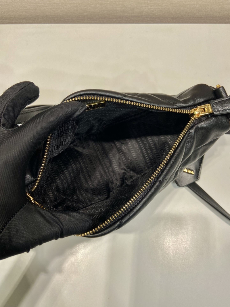 Pra*a triangle pouch